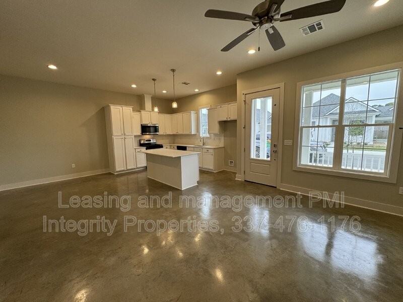 106 Satsuma Dr - Photo 3 of 24