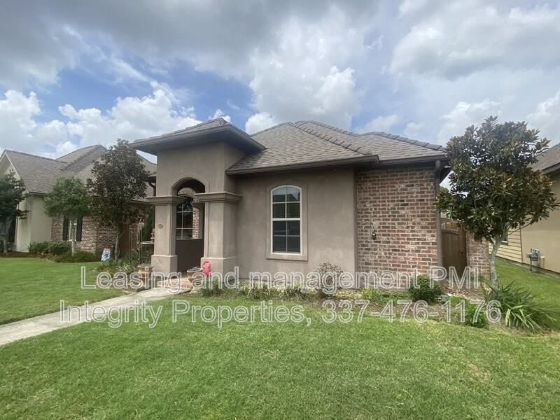 330 Dunvegan Ct - Photo 2 of 29