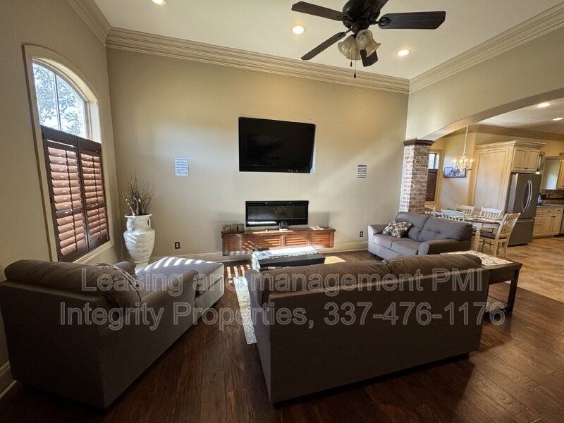 330 Dunvegan Ct - Photo 7 of 29