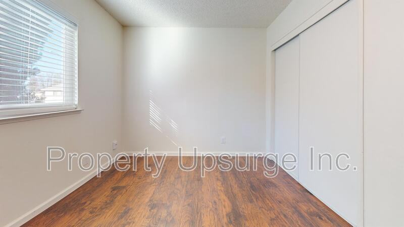 1340 Hobart Dr - Photo 5 of 11