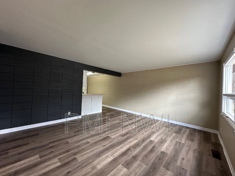 407 Ogden Ave - Photo 3 of 15