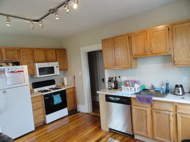 104 Heath St #3 - Photo 7 of 8