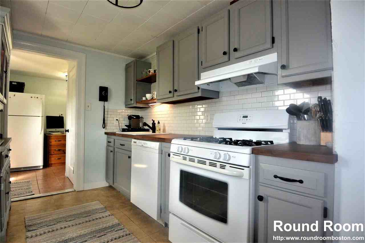 111 Lake St - Photo 2 of 15