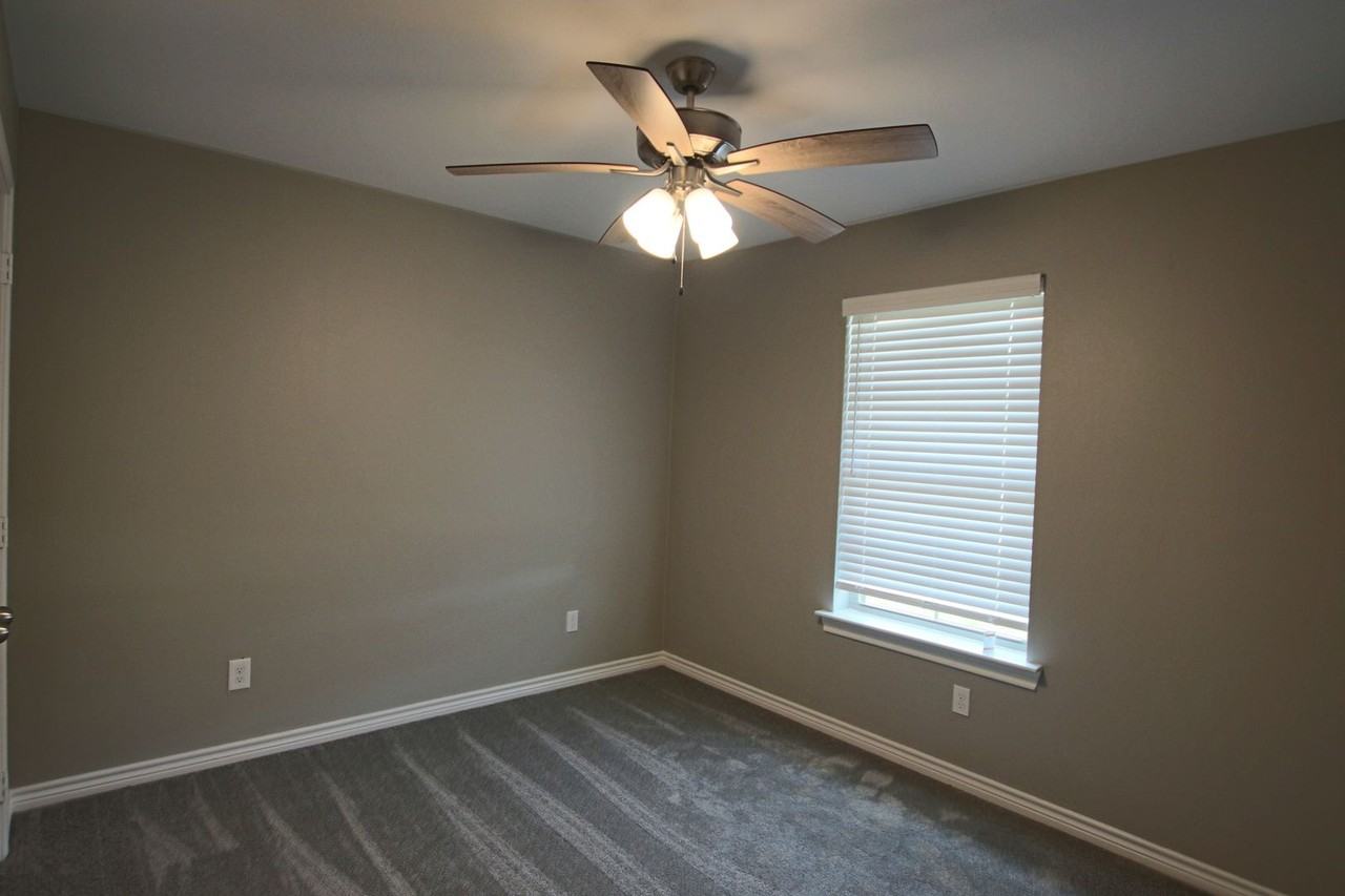 6117 Villa Rosa Way - Photo 4 of 20