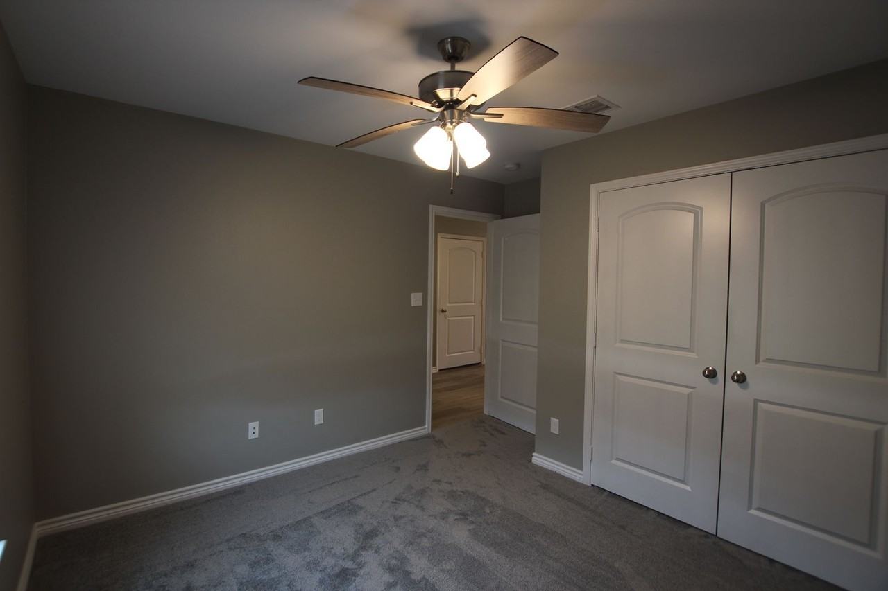 6117 Villa Rosa Way - Photo 5 of 20