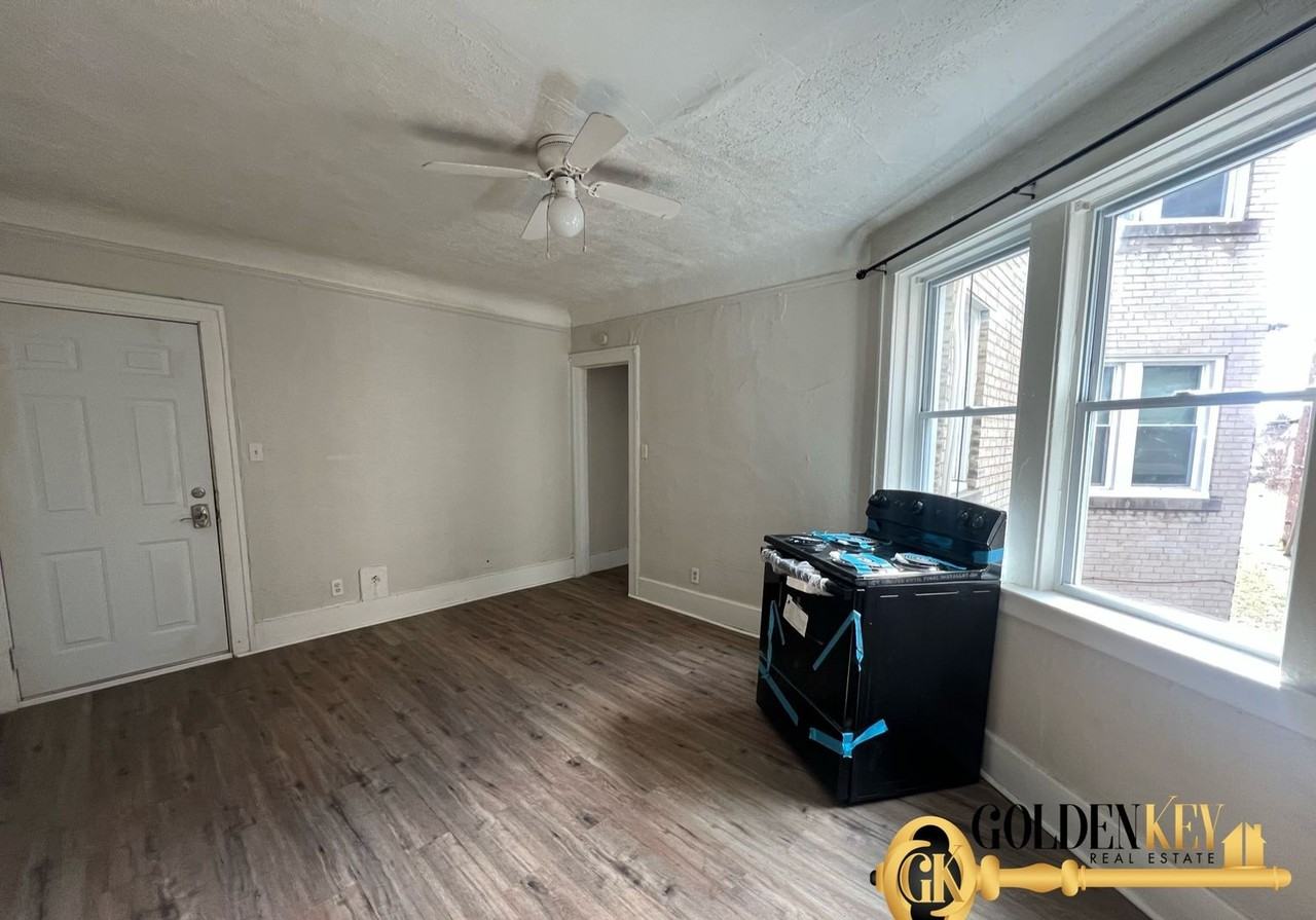 Updated 1 Bed 1 Bath near Midtown - Photo 2 of 27
