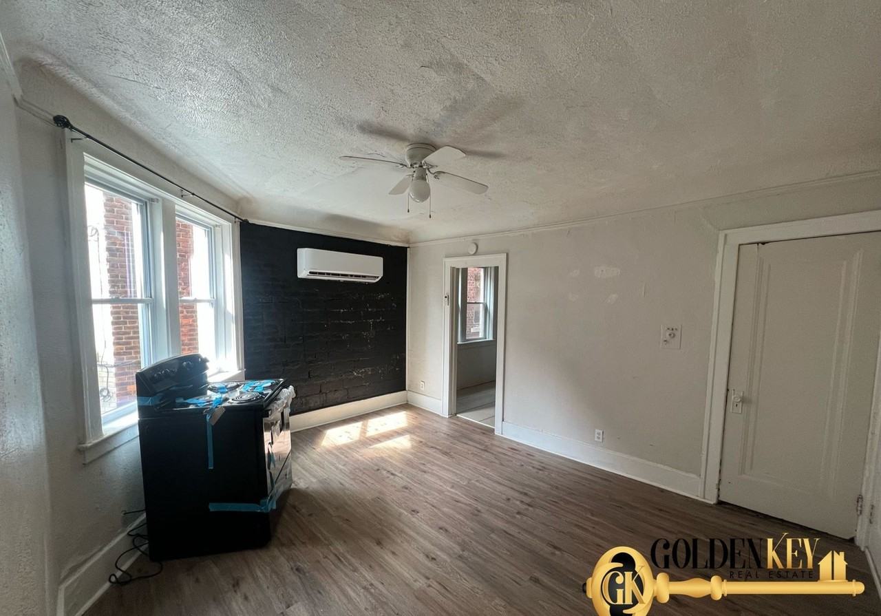 Updated 1 Bed 1 Bath near Midtown - Photo 4 of 27