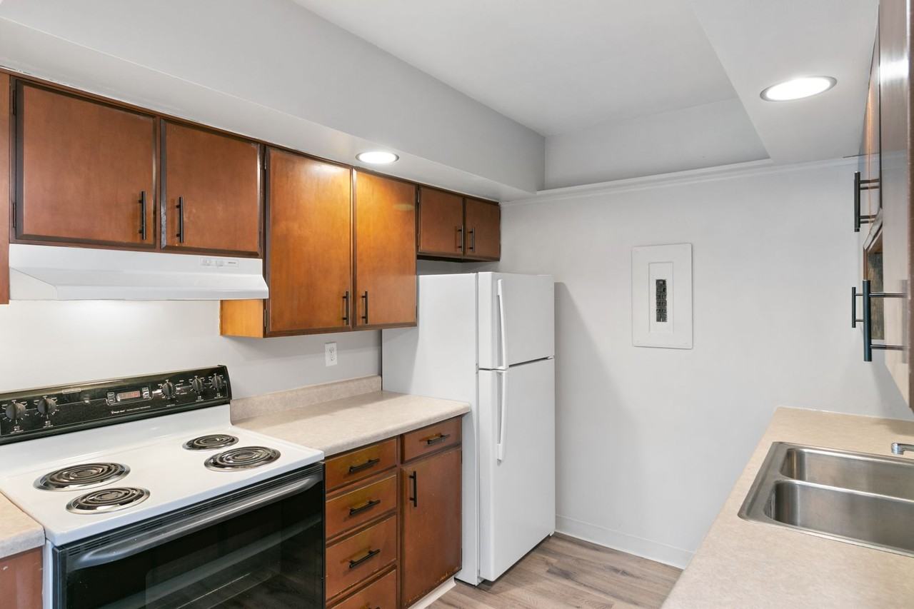 Cherry Grove Apartments (Cherry Grove 44 LLC) - Photo 5 of 27