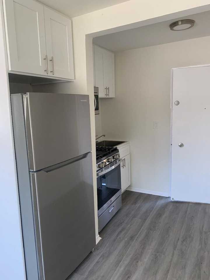 MC 1602 Winona Properties, LLC (140 Hoover) - Photo 7 of 16