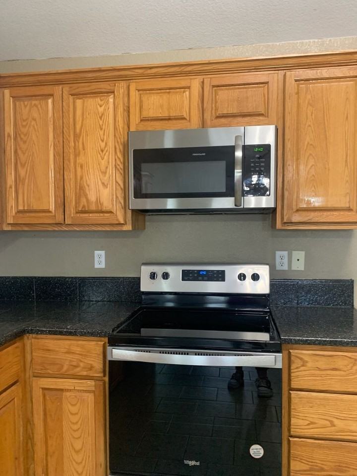 317 S Blue Jay Ct - Photo 3 of 8