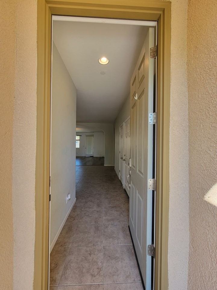 3836 E Laura Ave - Photo 2 of 13