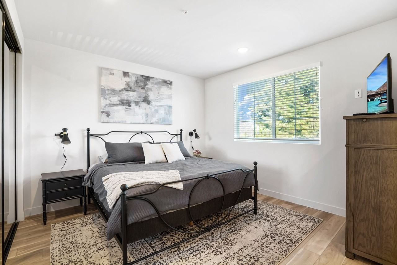 Peach Grove Properties - Photo 4 of 26