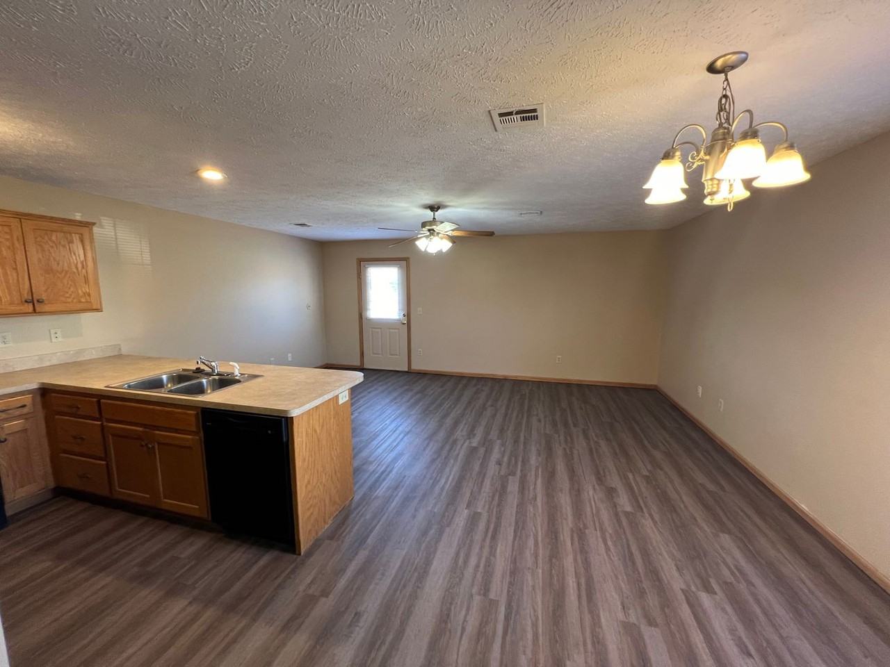 Buffalo Court - Photo 3 of 20