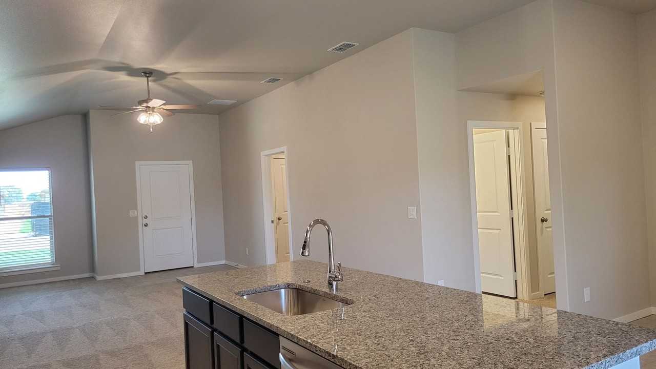 13822 Quanah Ave - Photo 7 of 21