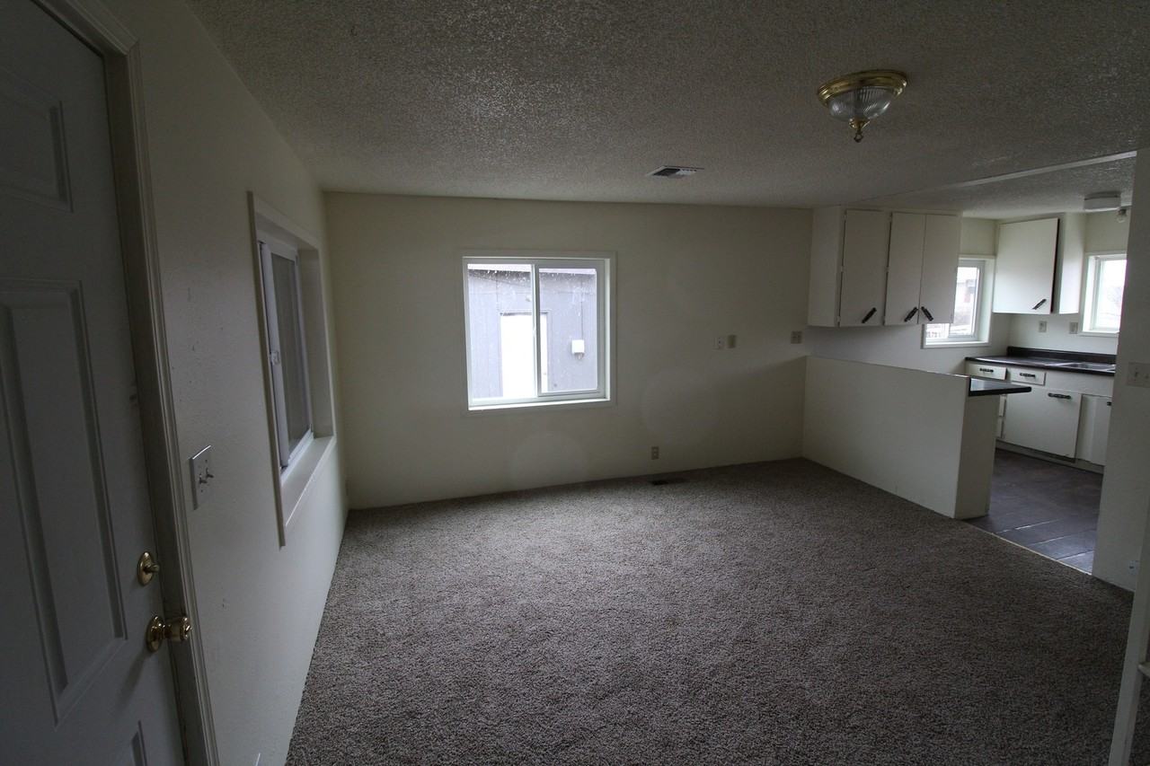 4111 Homedale Rd - Photo 3 of 5