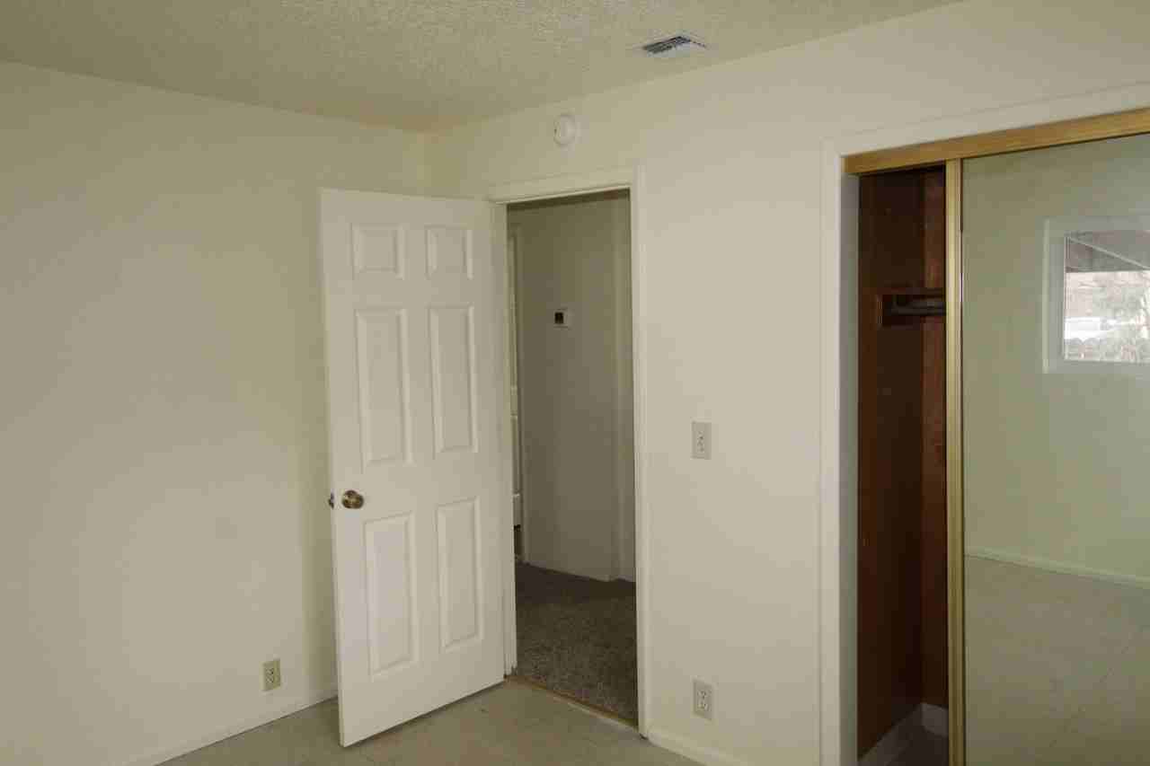 4111 Homedale Rd - Photo 2 of 5