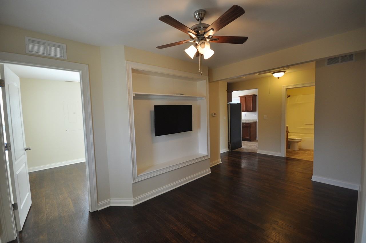 709 Addison Ave - Photo 2 of 15