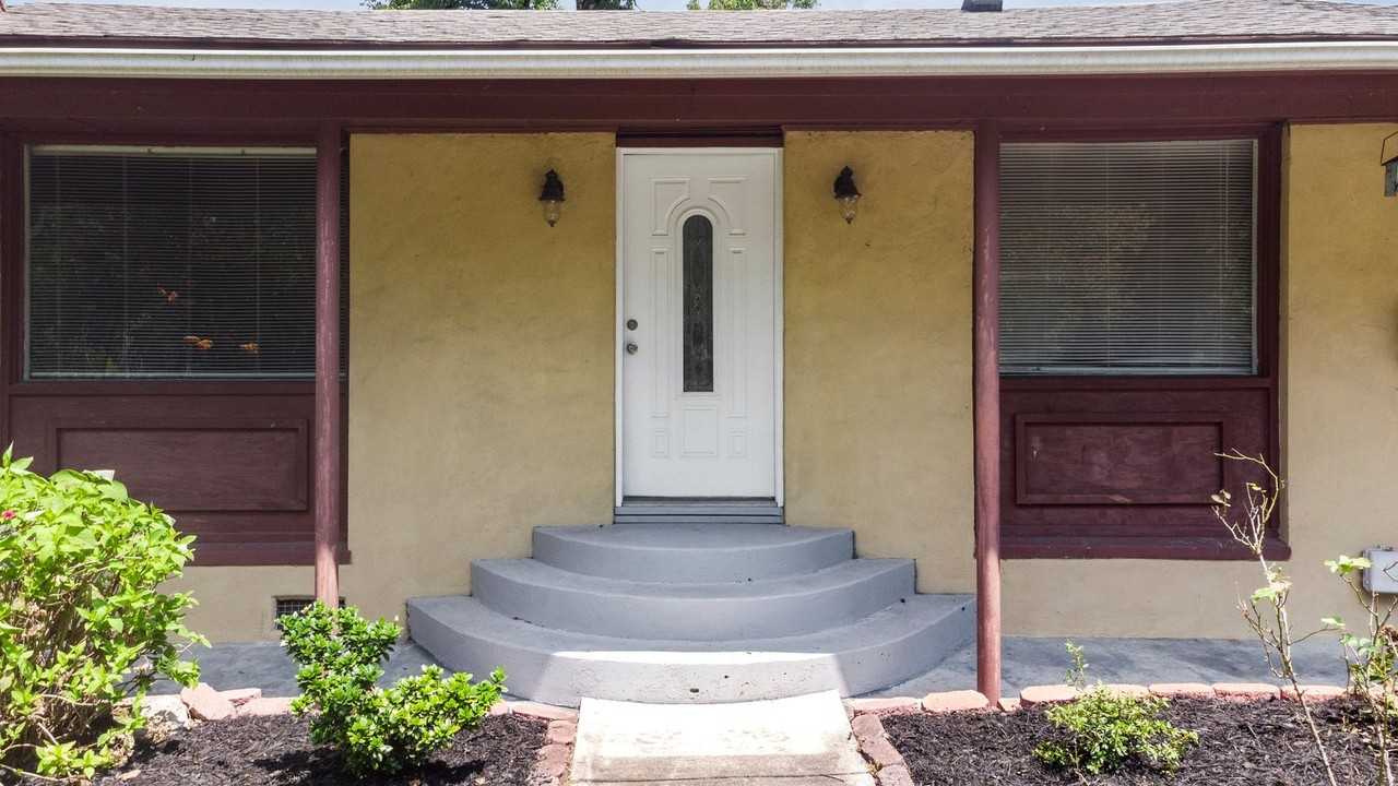 104 Bernhurst Road - Photo 3 of 16