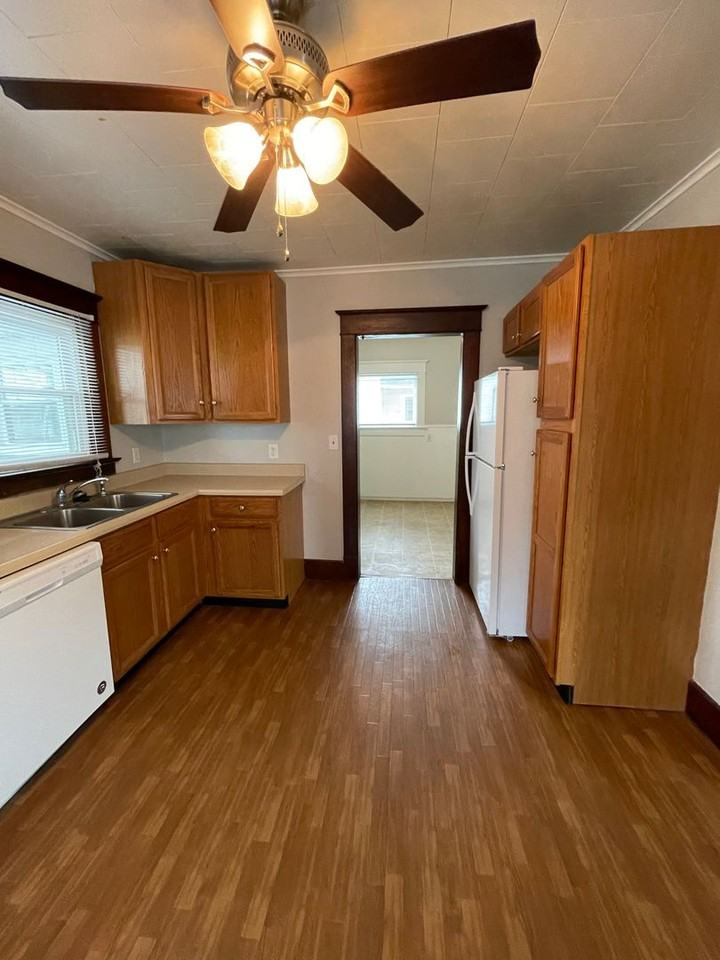214 New St - Photo 4 of 23