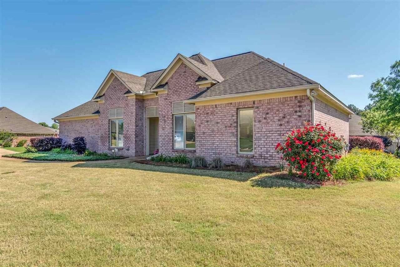 713 Huntington Cv - Photo 2 of 2