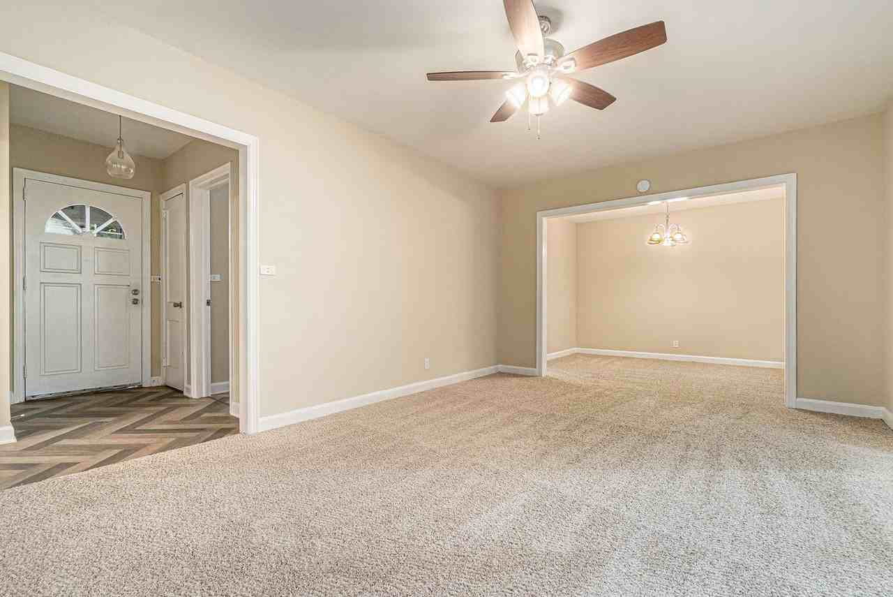 721 Luckie Ln Ne - Photo 4 of 19