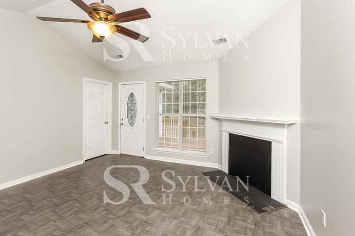 208 Turning Leaf Dr - Photo 3 of 15