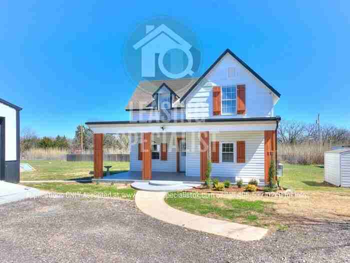 851 58th Ave Ne - Photo 3 of 47