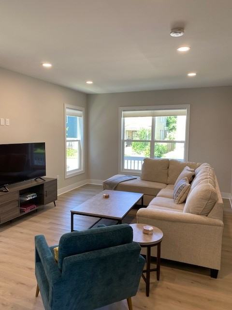 916 Oakwood Ave - Photo 3 of 27