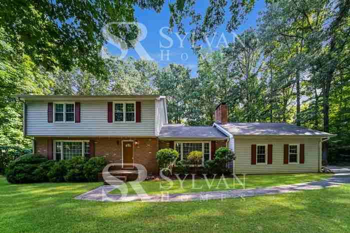 185 Derby Dr - Photo 2 of 15