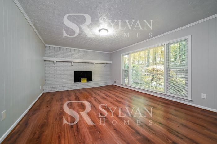 185 Derby Dr - Photo 3 of 15
