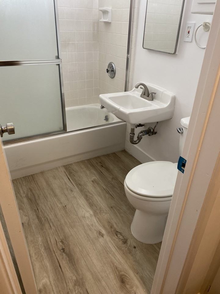 10749 Camarillo St #6 - Photo 6 of 14