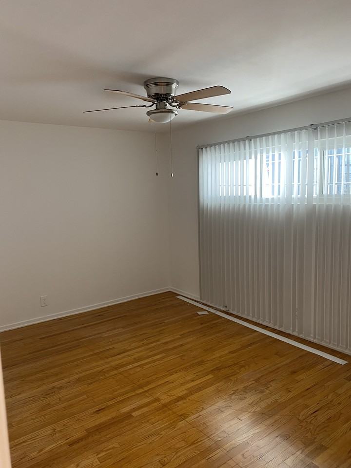 10749 Camarillo St #6 - Photo 7 of 14