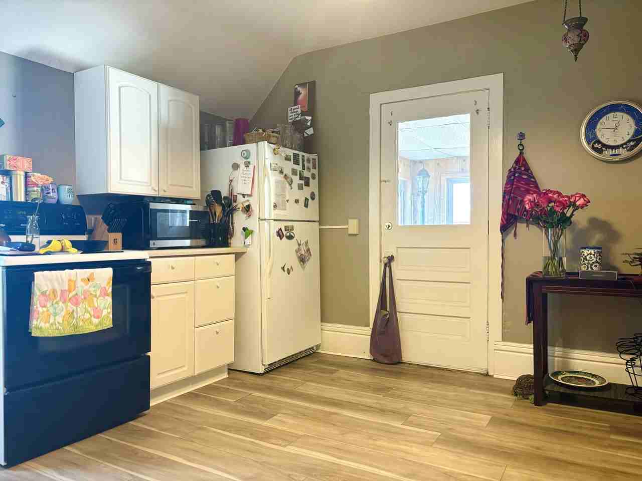 510 W Lakeside St #2 - Photo 7 of 17