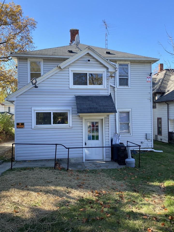 370 S State St #2 - Photo 3 of 20