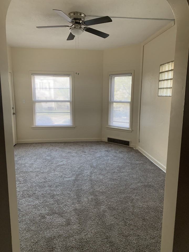370 S State St #2 - Photo 5 of 20