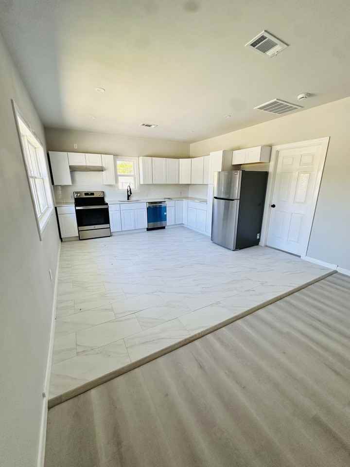 2115 W 2nd Ave #NA - Photo 7 of 12