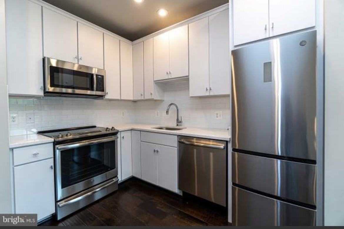 913 Elder St Nw #A - Photo 2 of 7