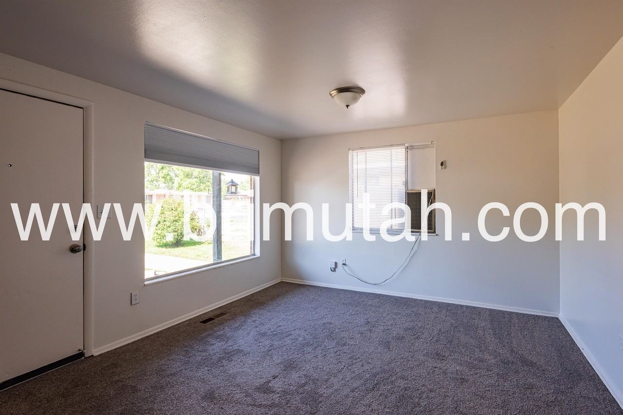 410 E Welby Ave #410 - Photo 2 of 19
