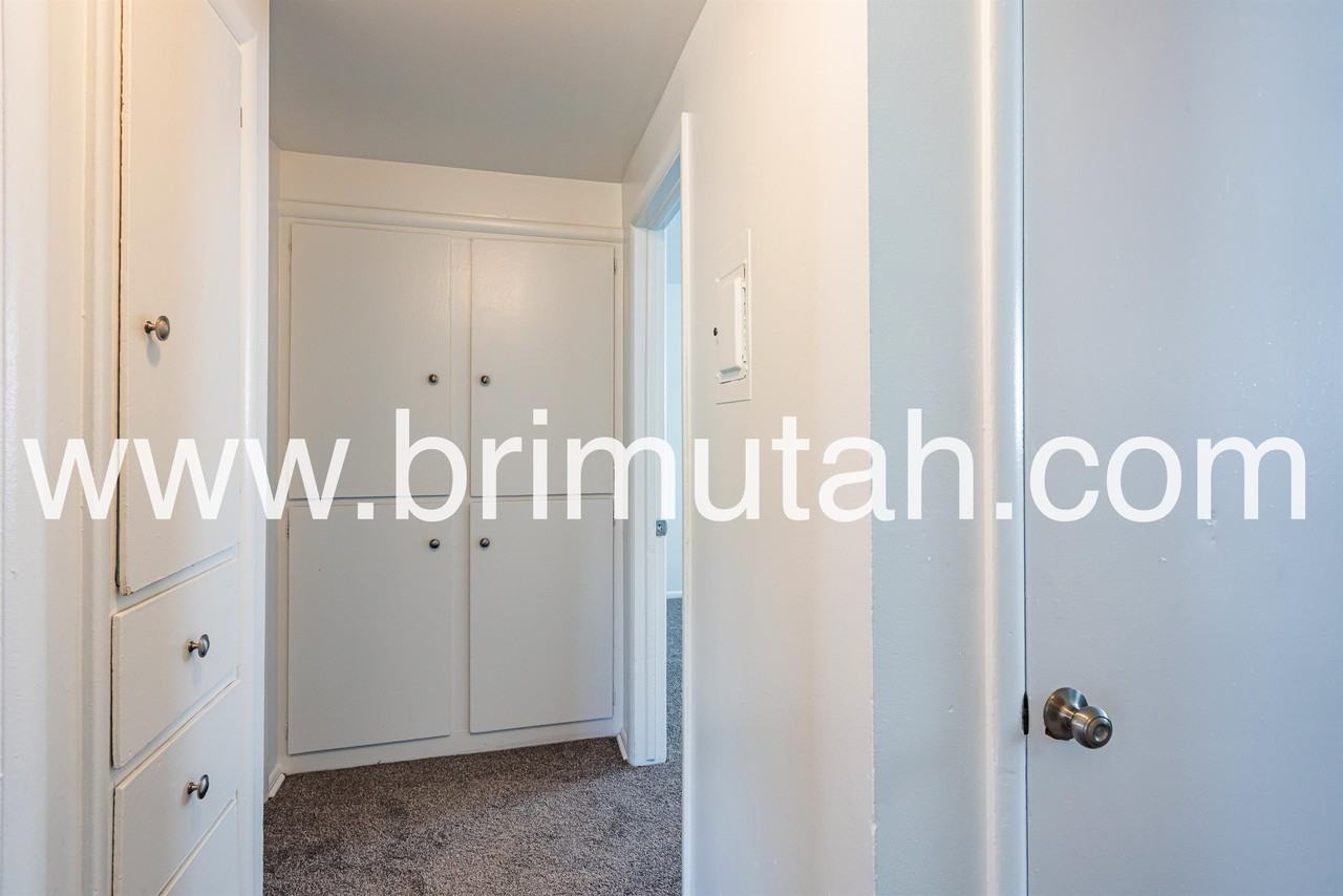 410 E Welby Ave #410 - Photo 4 of 19