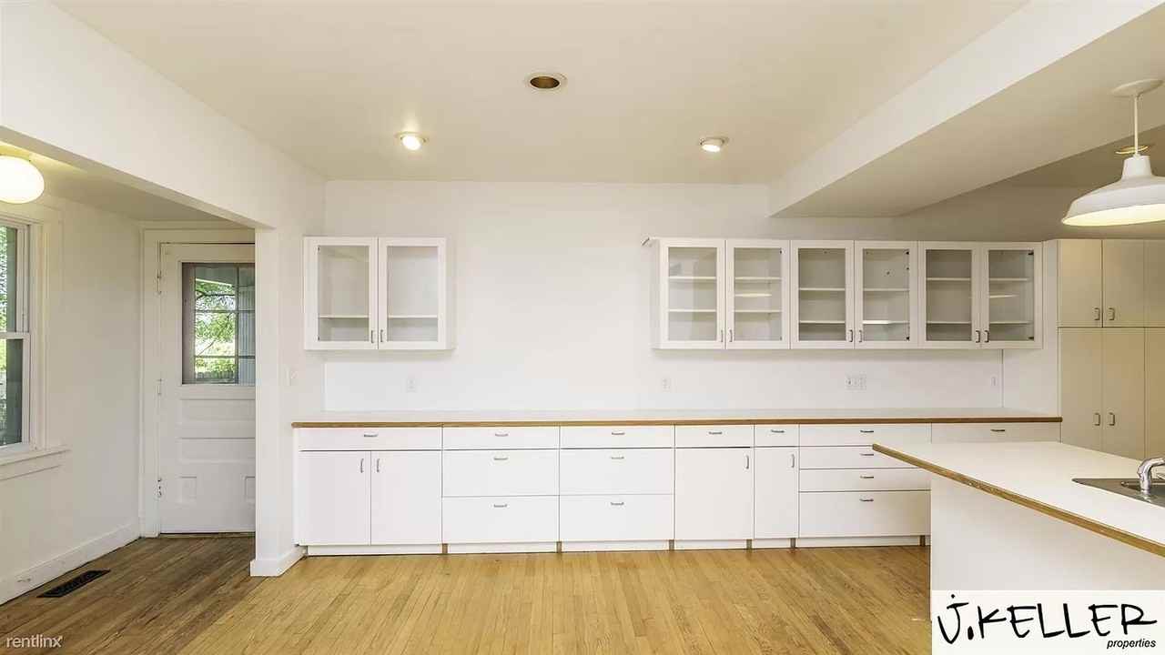 1707 Broadway St #1 - Photo 4 of 27