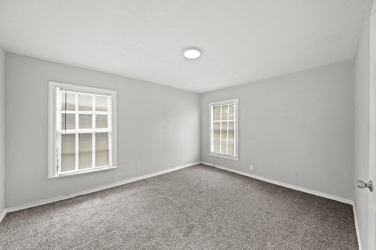 1721 W 5th St #1721 - Photo 7 of 11