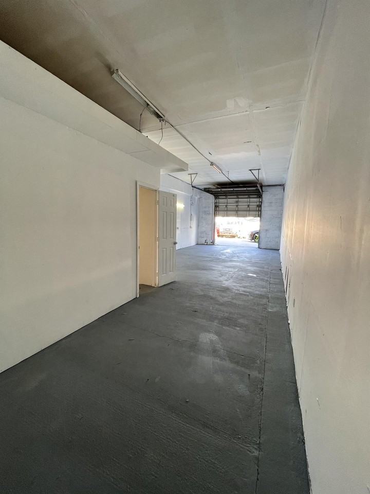 1614 S Dixie Hwy - Bay 3 #BAY3 - Photo 3 of 31