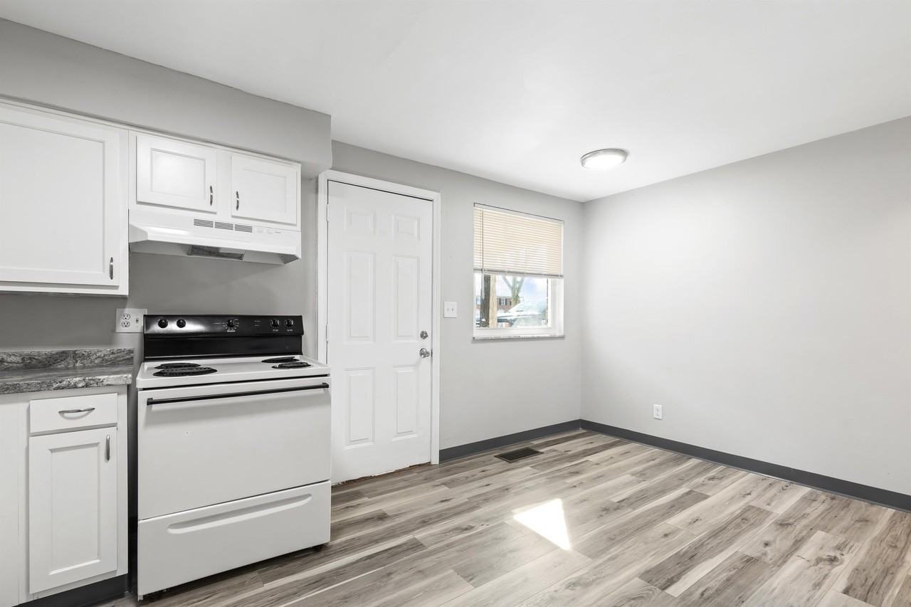 Oakland Park Ct #1895A - Photo 5 of 10