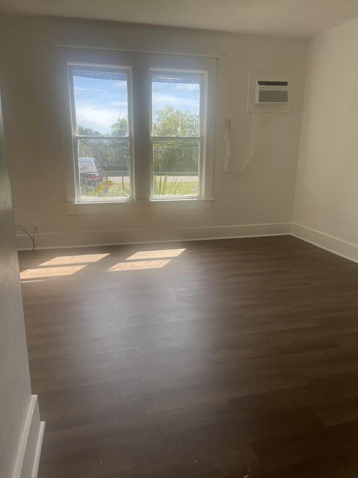 2409 Winston Ave #C - Photo 7 of 12