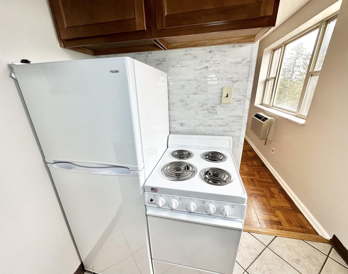 454D Mcknight Cir #D454 - Photo 5 of 16