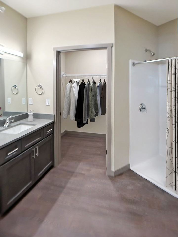 1705 N Government Way - Photo 7 of 44