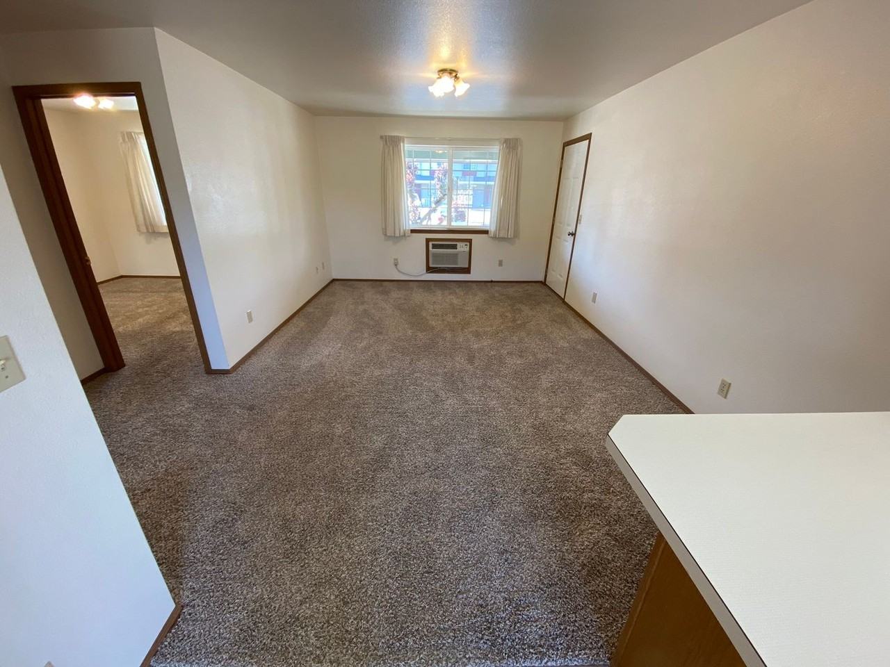 Chateau Alder - Photo 7 of 50