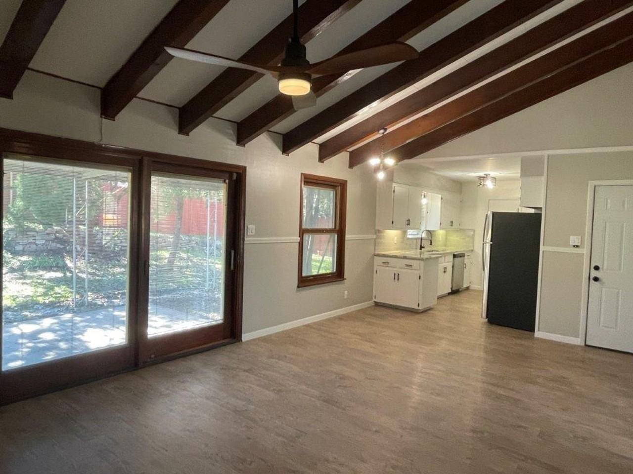 605 Kentshire Cir - Photo 2 of 42