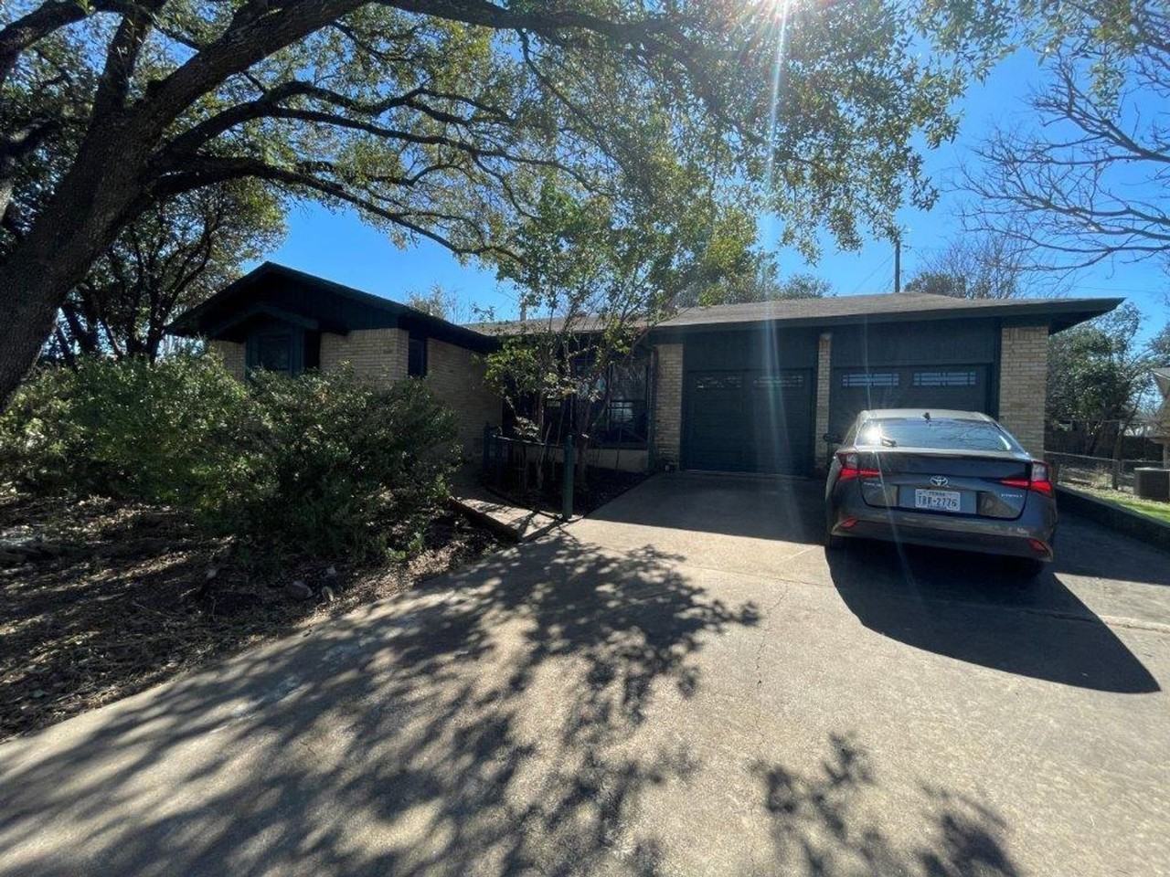 605 Kentshire Cir - Photo 5 of 42