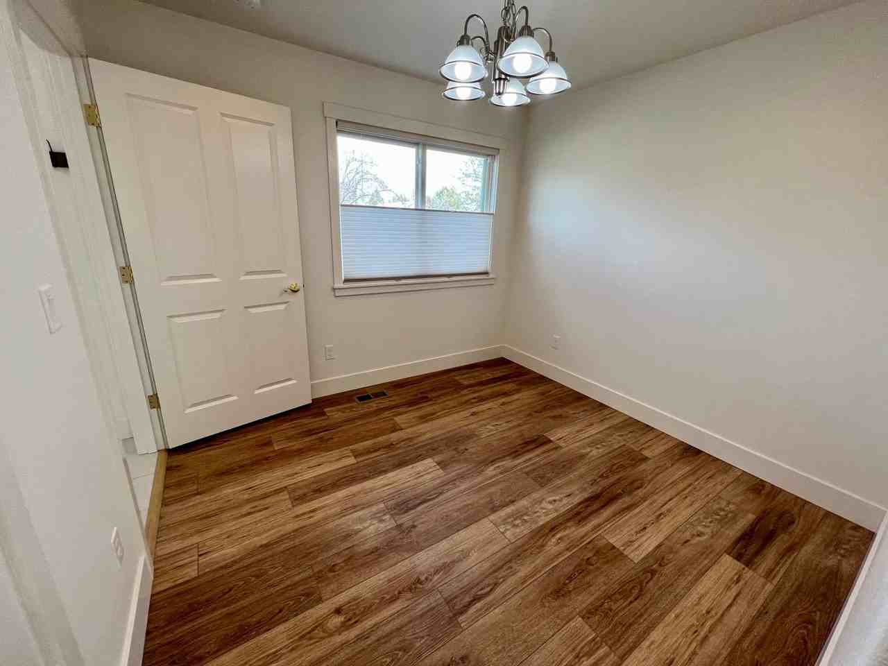 699 Nw Florida Ave - Photo 7 of 24